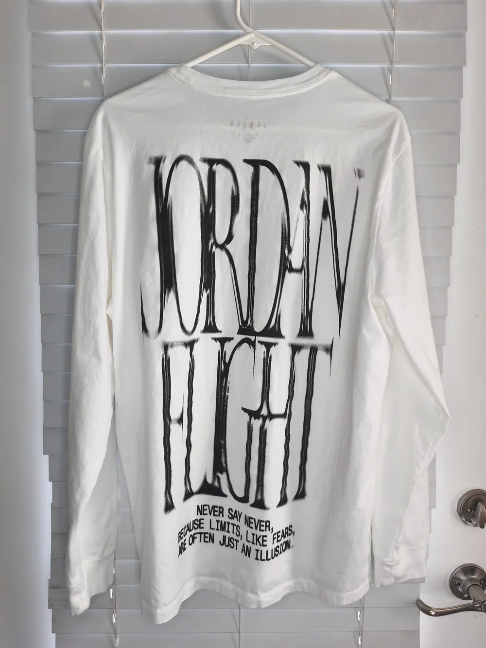 Nike Air Jordan MJ Flight Heavyweight Long Sleeve T-Shirt White Graphic Size XL